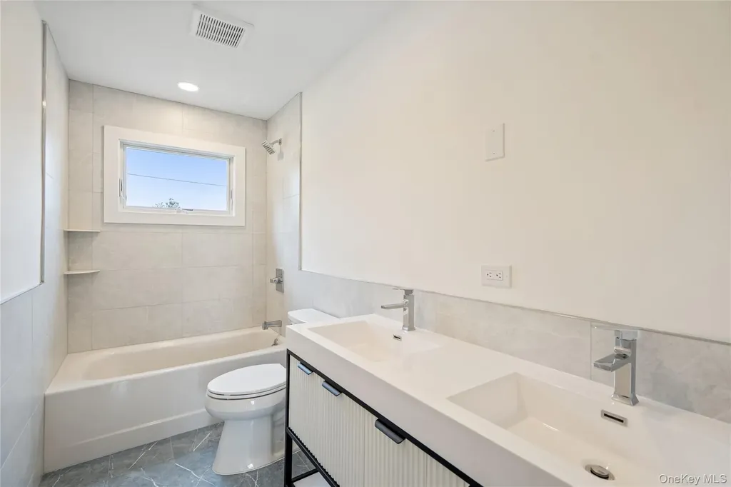 27 Belmont Circle Syosset NY 11791