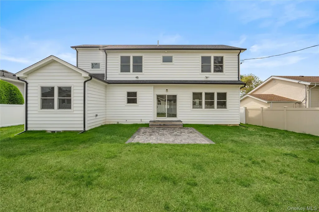 27 Belmont Circle Syosset NY 11791
