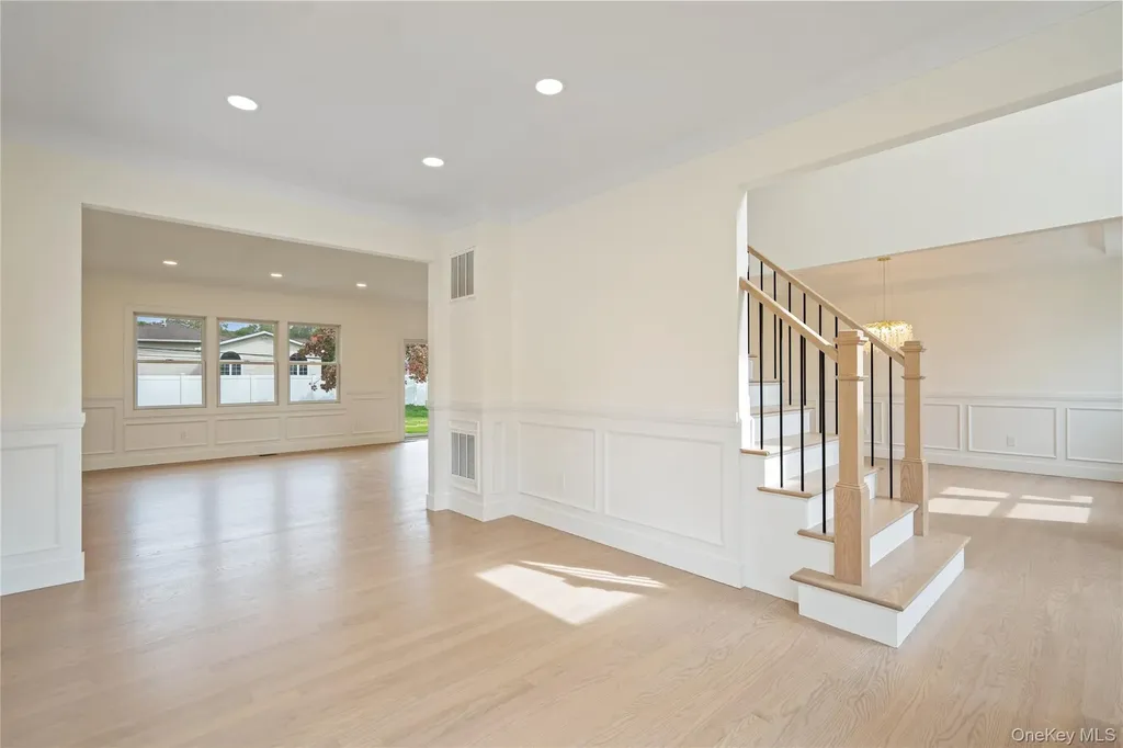 27 Belmont Circle Syosset NY 11791