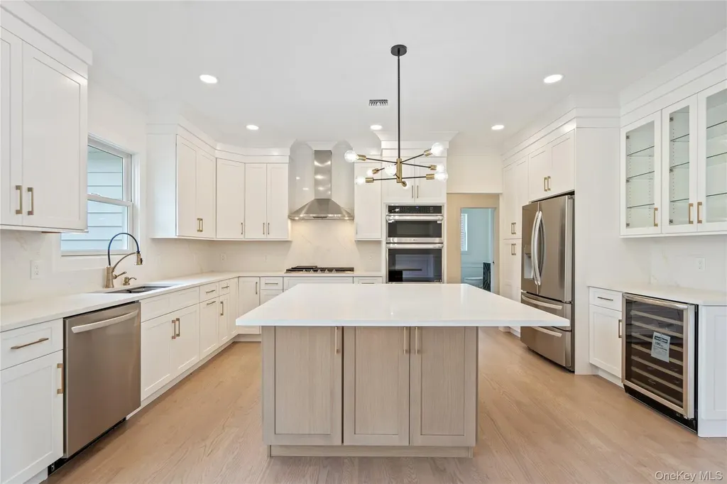 27 Belmont Circle Syosset NY 11791