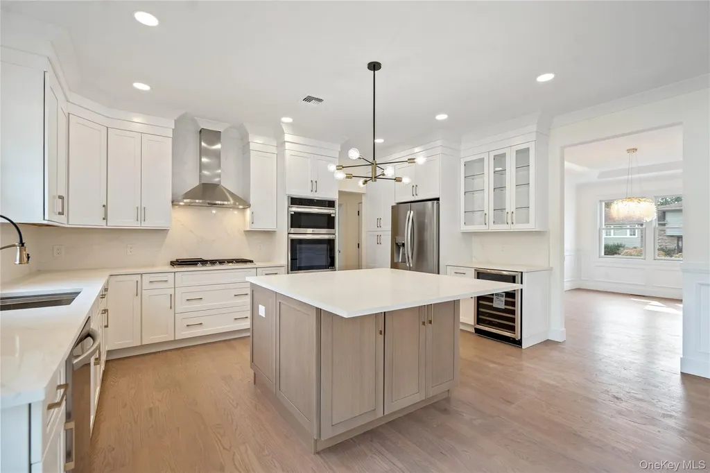 27 Belmont Circle Syosset NY 11791