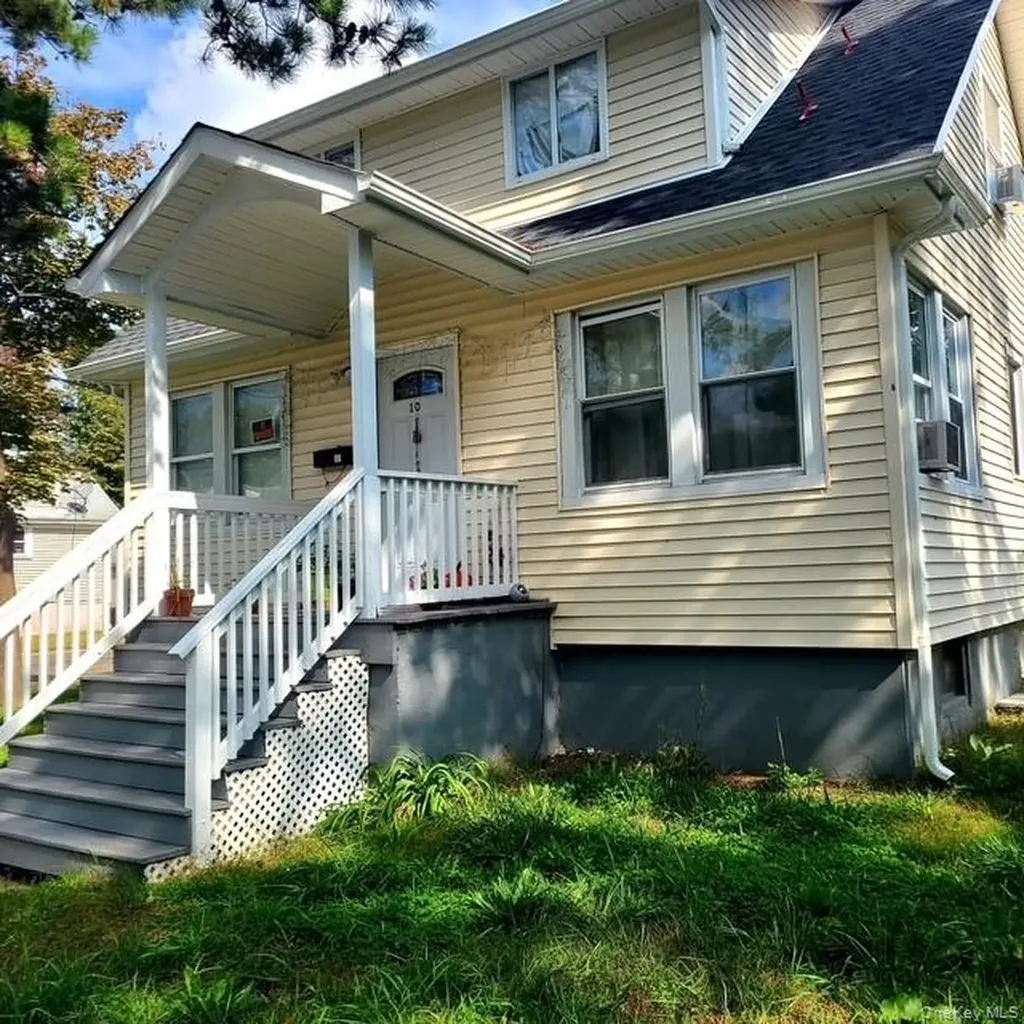 10 Ross Avenue Bay Shore NY 11706