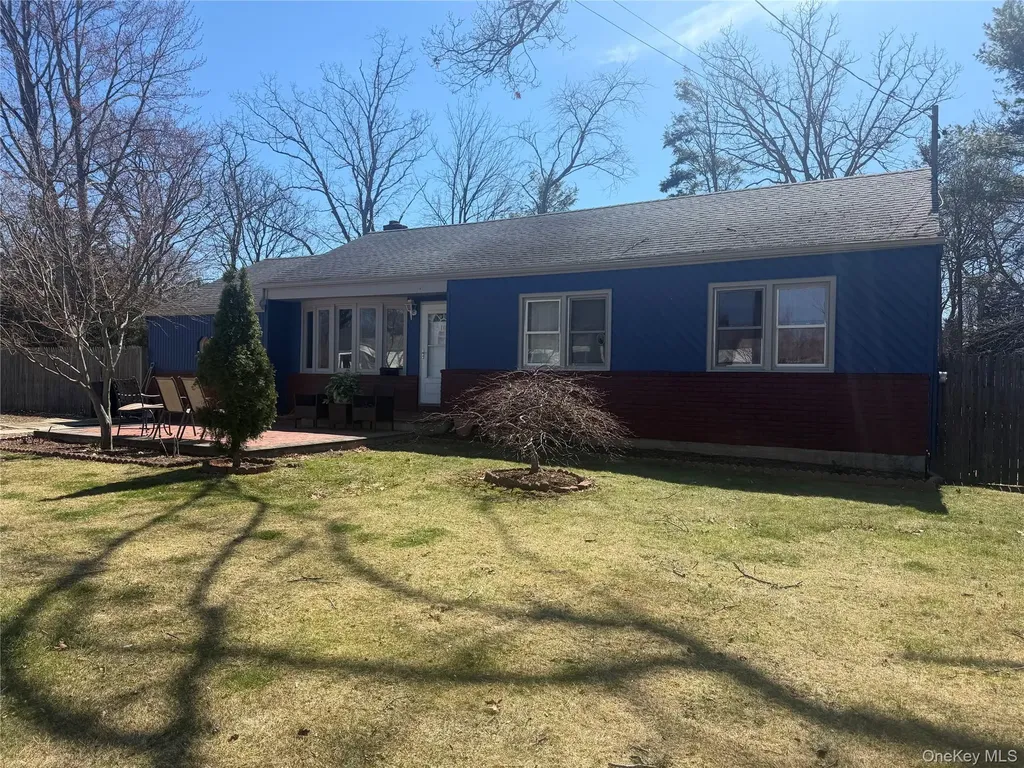 10 Sinclair Drive Greenlawn NY 11740