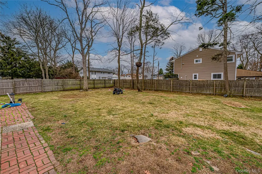 10 Sinclair Drive Greenlawn NY 11740