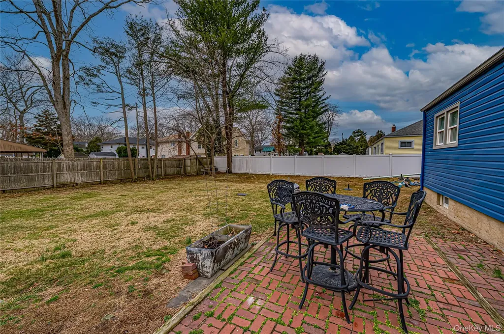 10 Sinclair Drive Greenlawn NY 11740