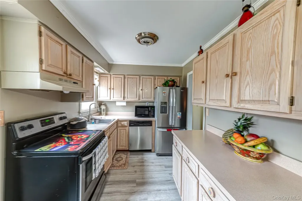 10 Sinclair Drive Greenlawn NY 11740