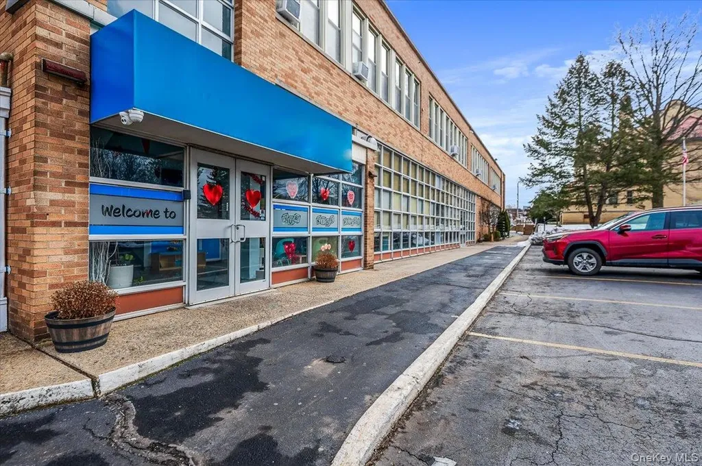 1346 Broadway Hewlett NY 11557