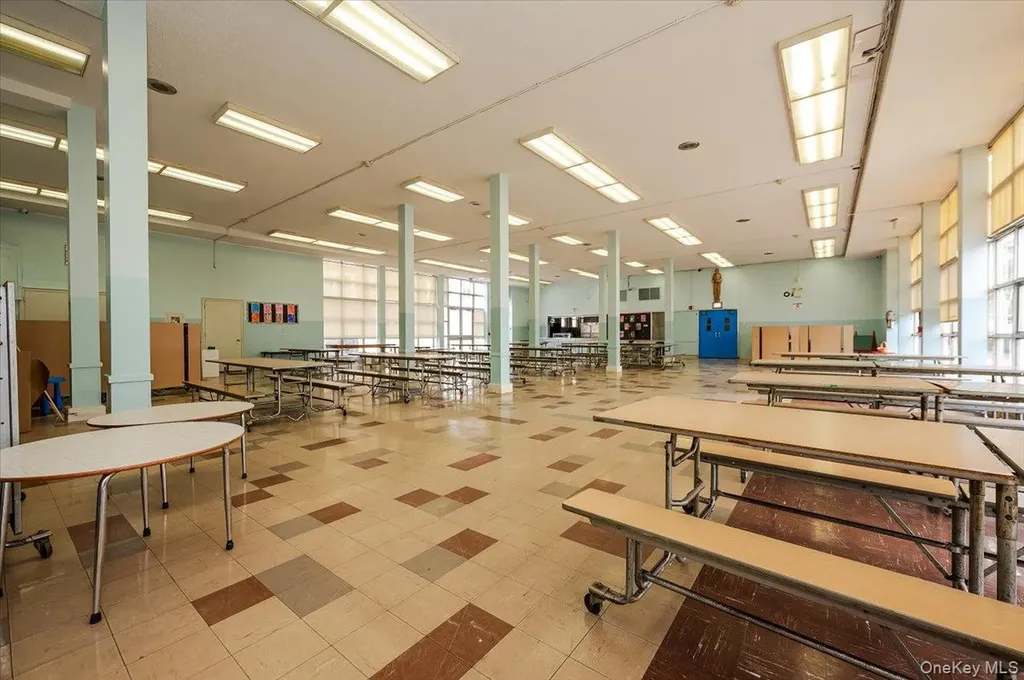 1346 Broadway Hewlett NY 11557