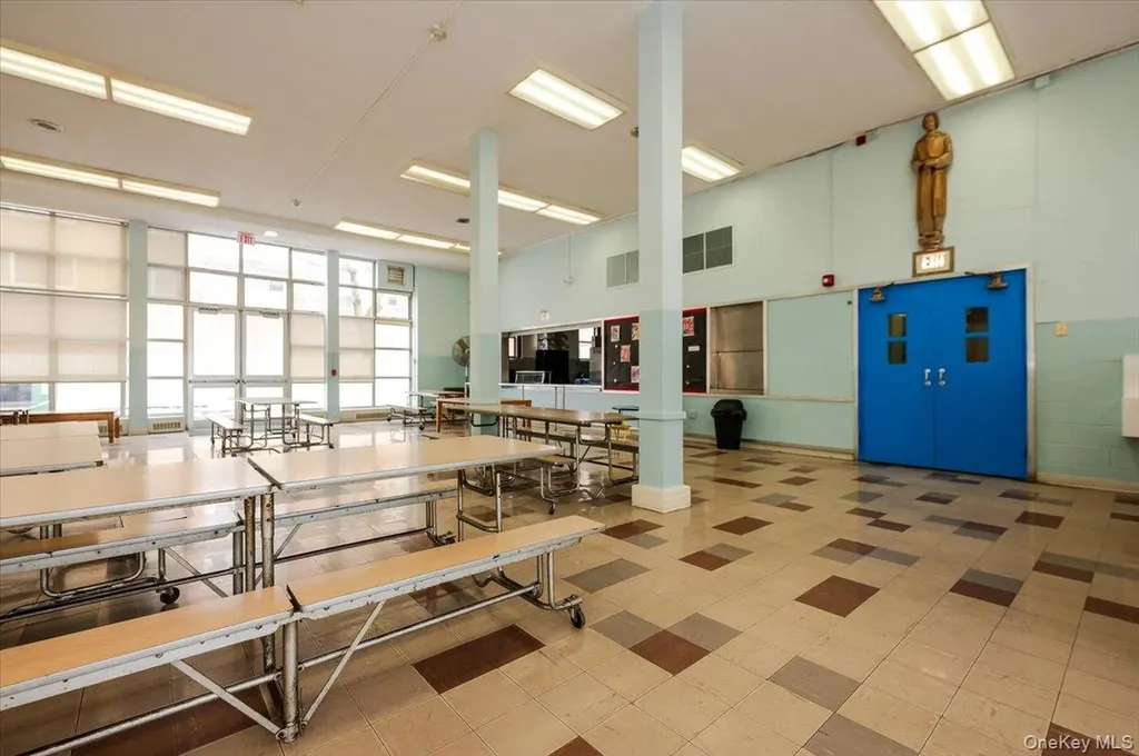 1346 Broadway Hewlett NY 11557