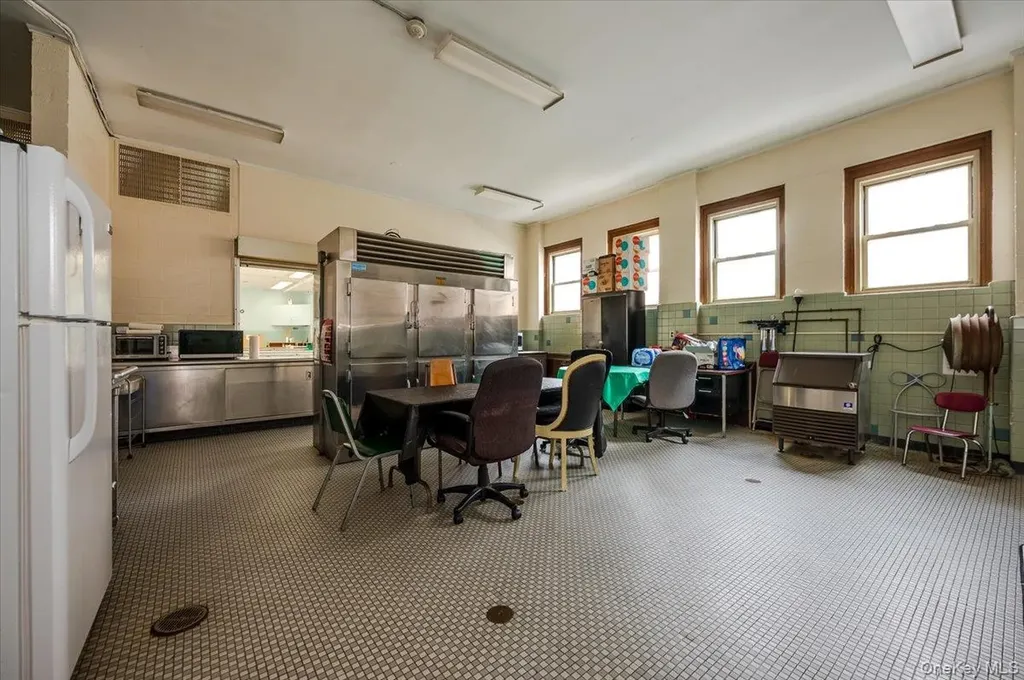 1346 Broadway Hewlett NY 11557