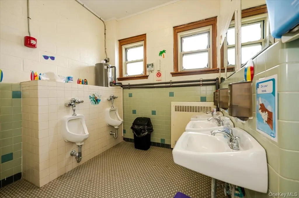 1346 Broadway Hewlett NY 11557