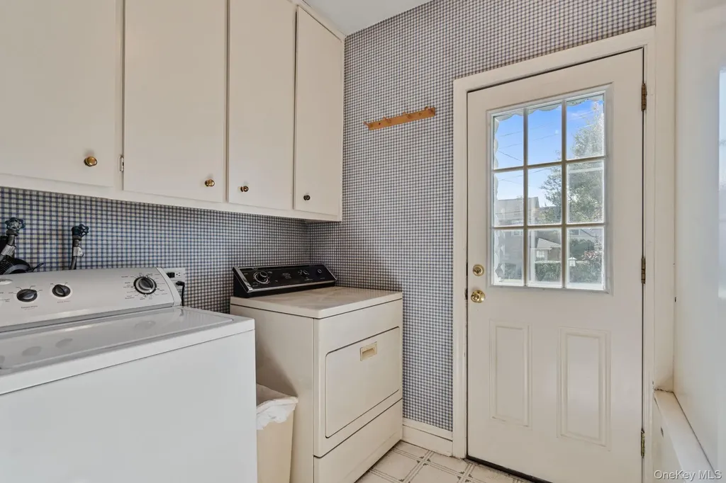 29 Summit Avenue Lynbrook NY 11563