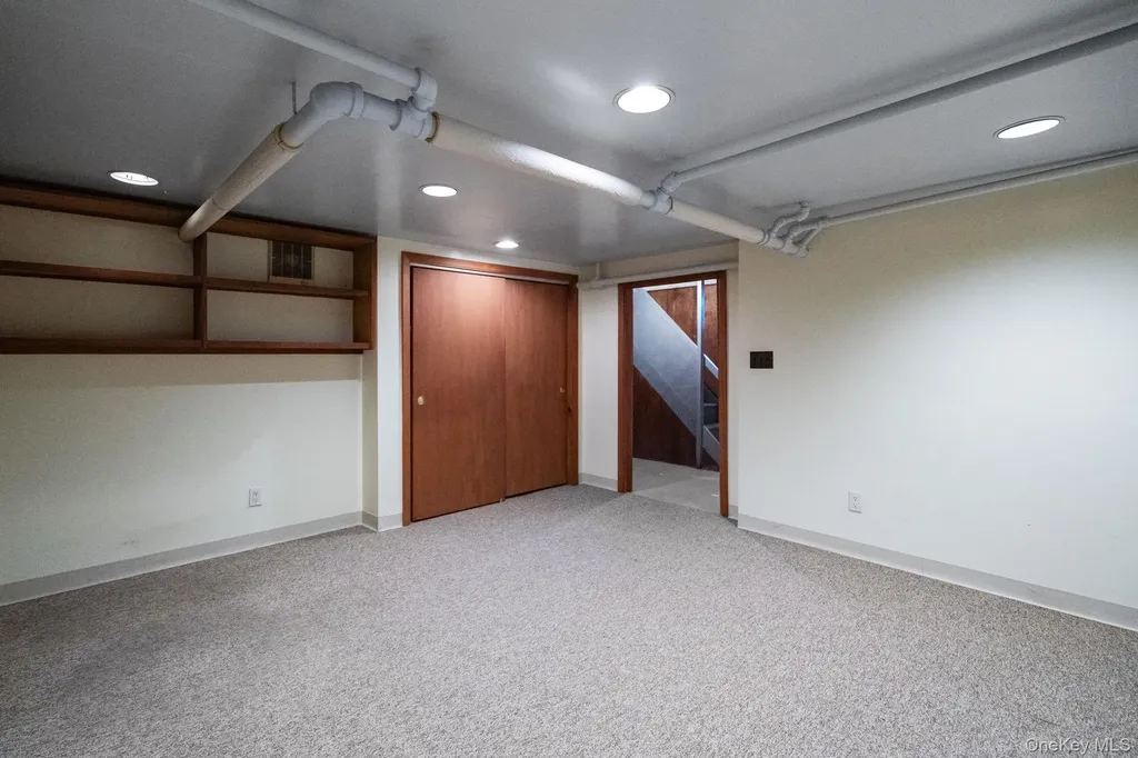 29 Summit Avenue Lynbrook NY 11563