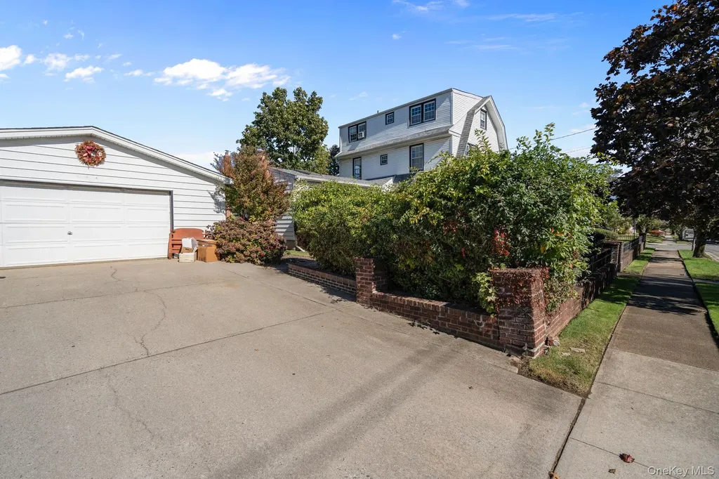 29 Summit Avenue Lynbrook NY 11563