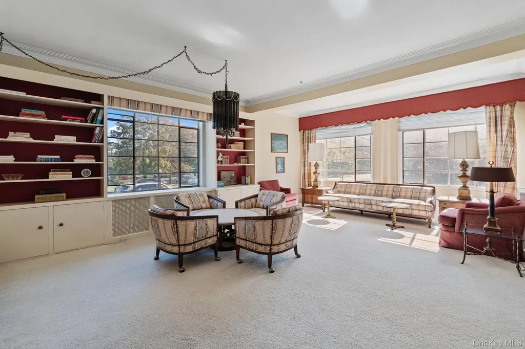 29 Summit Avenue Lynbrook NY 11563