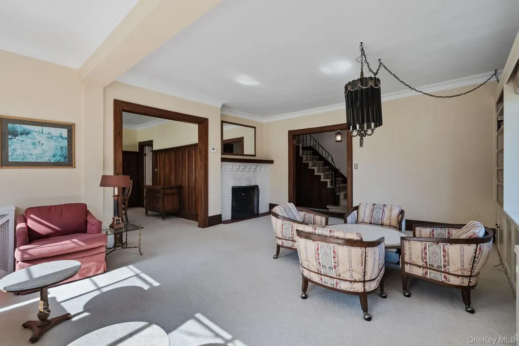 29 Summit Avenue Lynbrook NY 11563