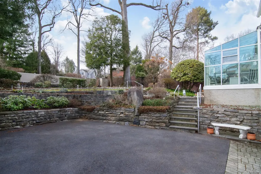 66 Aka 68 Wildway Bronxville NY 10708