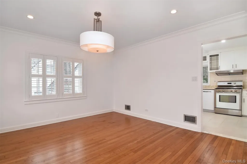 66 Aka 68 Wildway Bronxville NY 10708