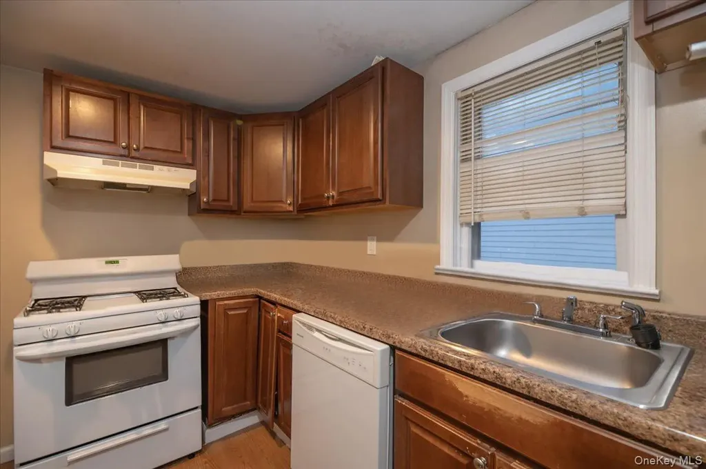 28 E Catherine Street Nyack NY 10960