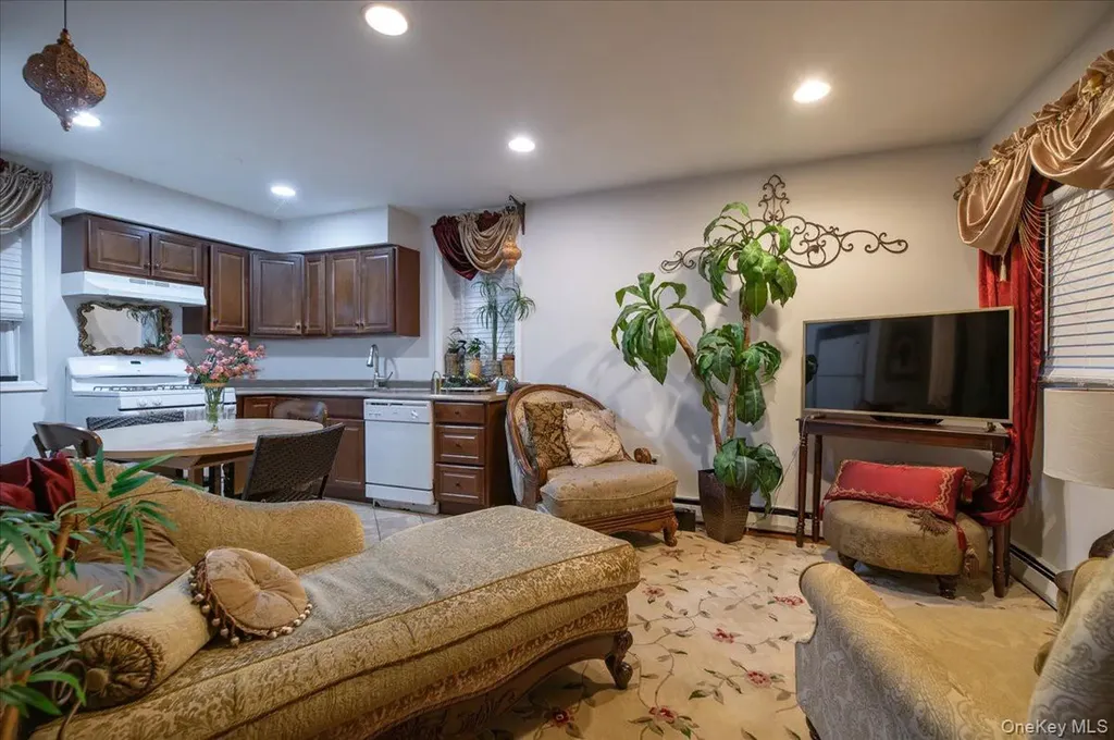 28 E Catherine Street Nyack NY 10960