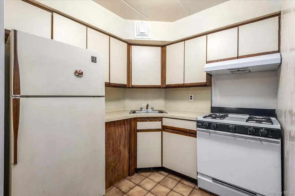 139-35 35th Avenue Flushing NY 11354