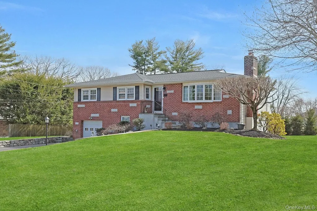 12 Greenwood Lane Valhalla NY 10595