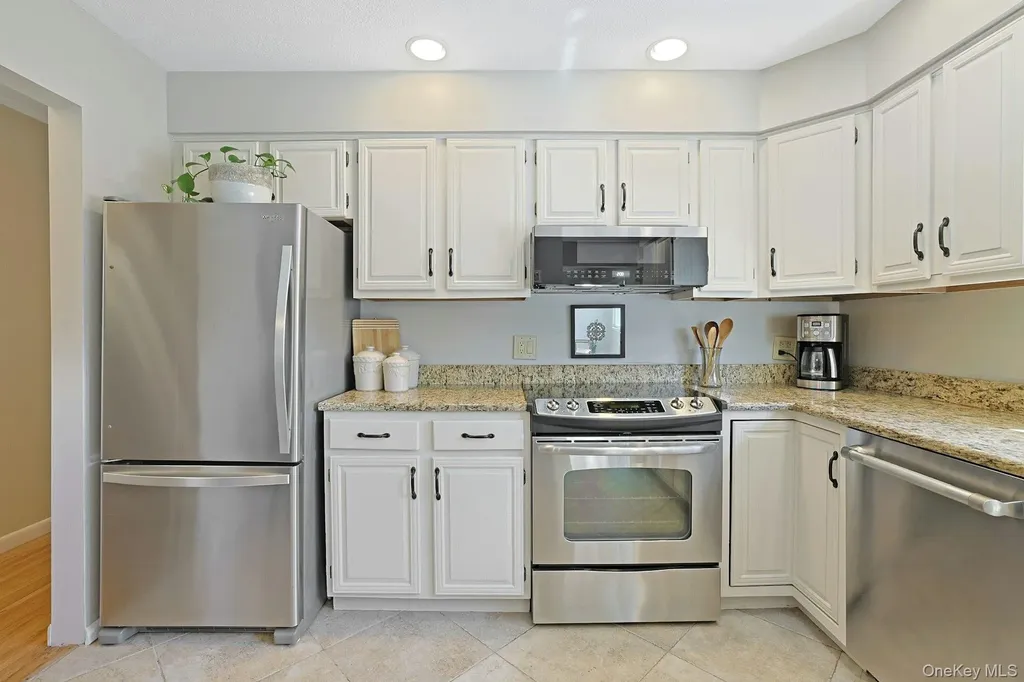 12 Greenwood Lane Valhalla NY 10595