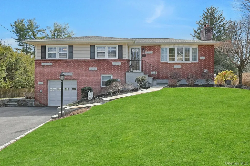 12 Greenwood Lane Valhalla NY 10595