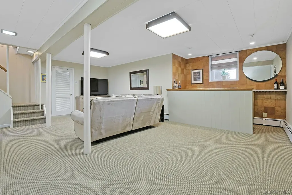 12 Greenwood Lane Valhalla NY 10595