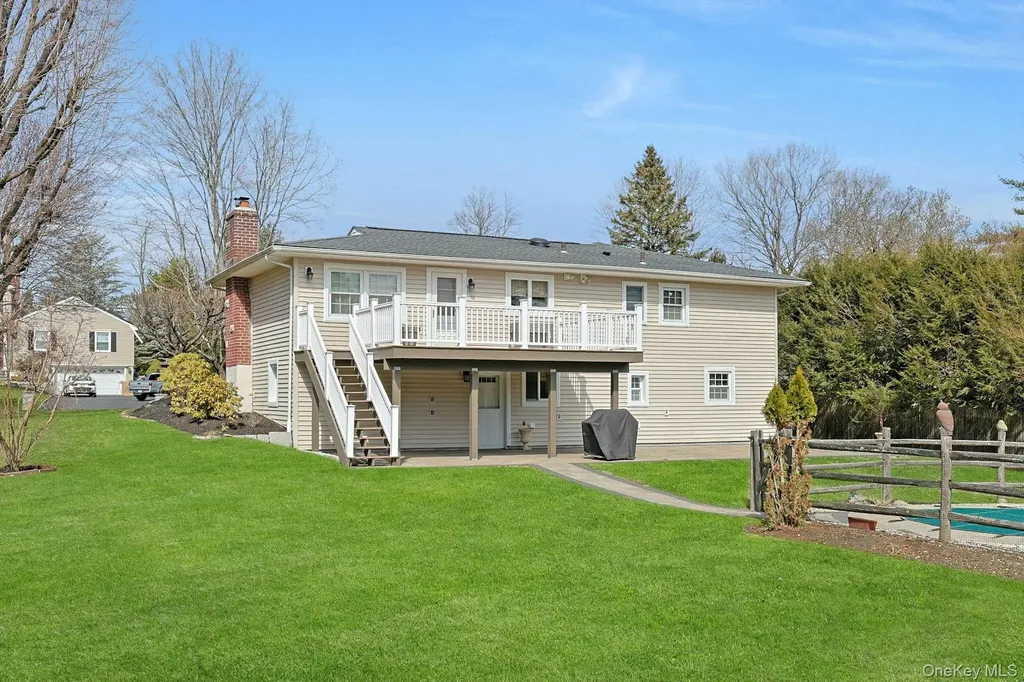 12 Greenwood Lane Valhalla NY 10595