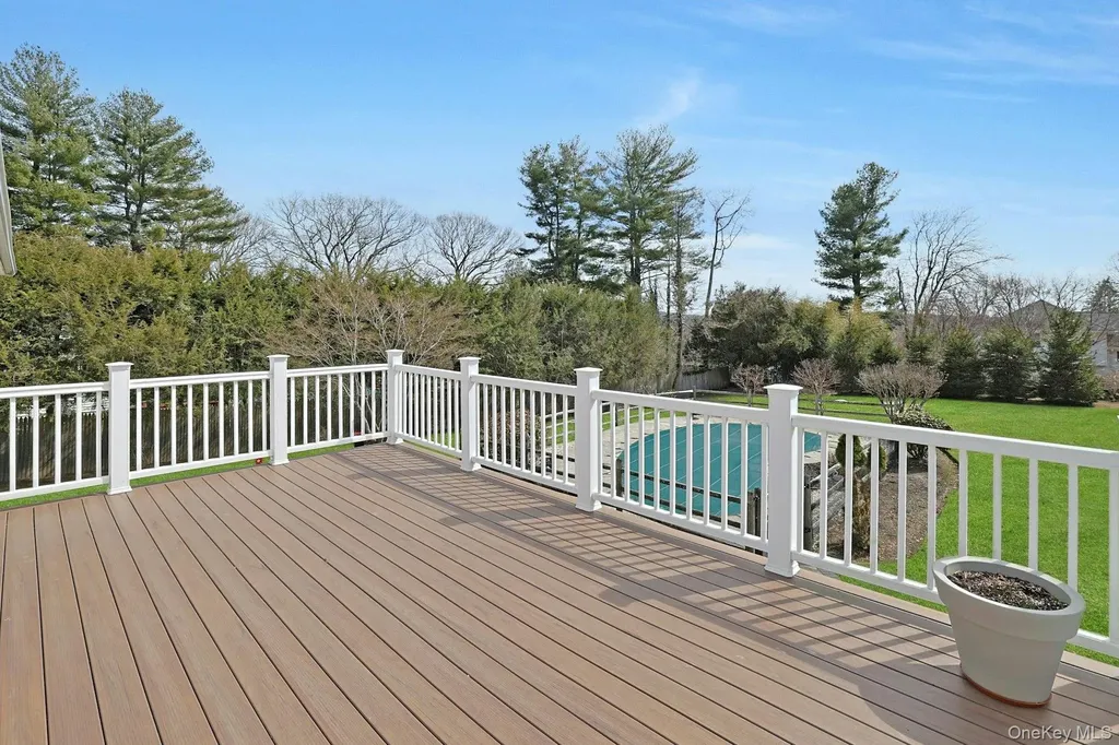 12 Greenwood Lane Valhalla NY 10595