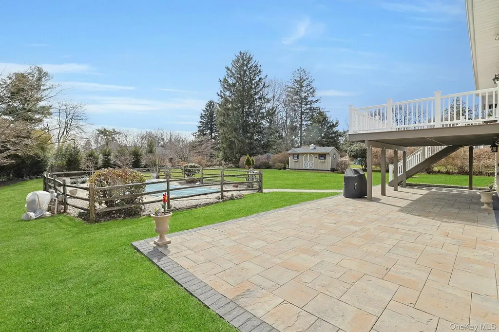 12 Greenwood Lane Valhalla NY 10595