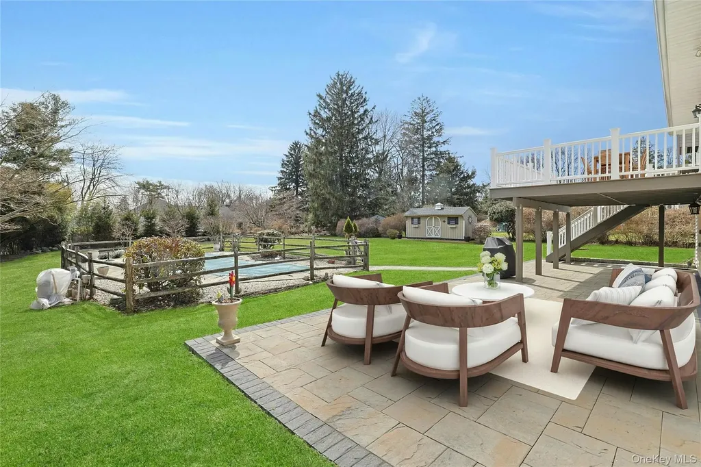 12 Greenwood Lane Valhalla NY 10595