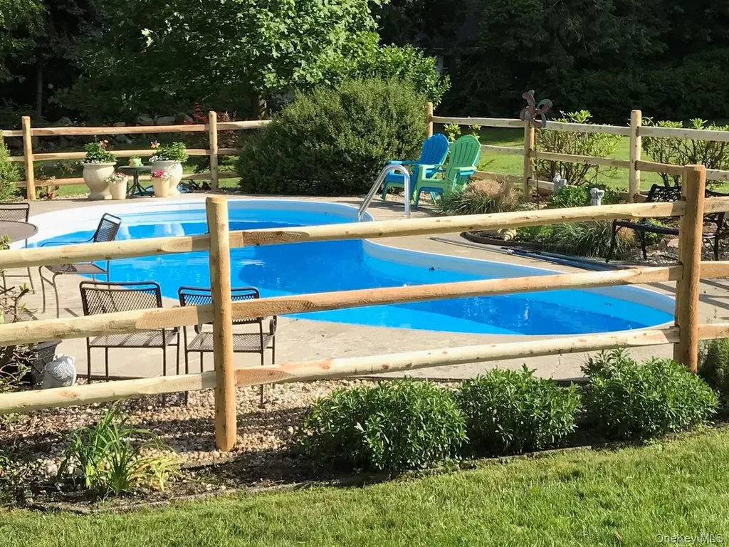 12 Greenwood Lane Valhalla NY 10595