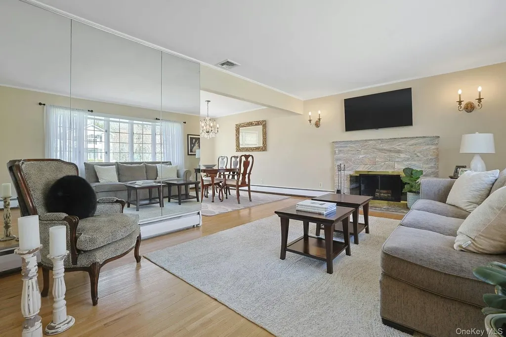 12 Greenwood Lane Valhalla NY 10595
