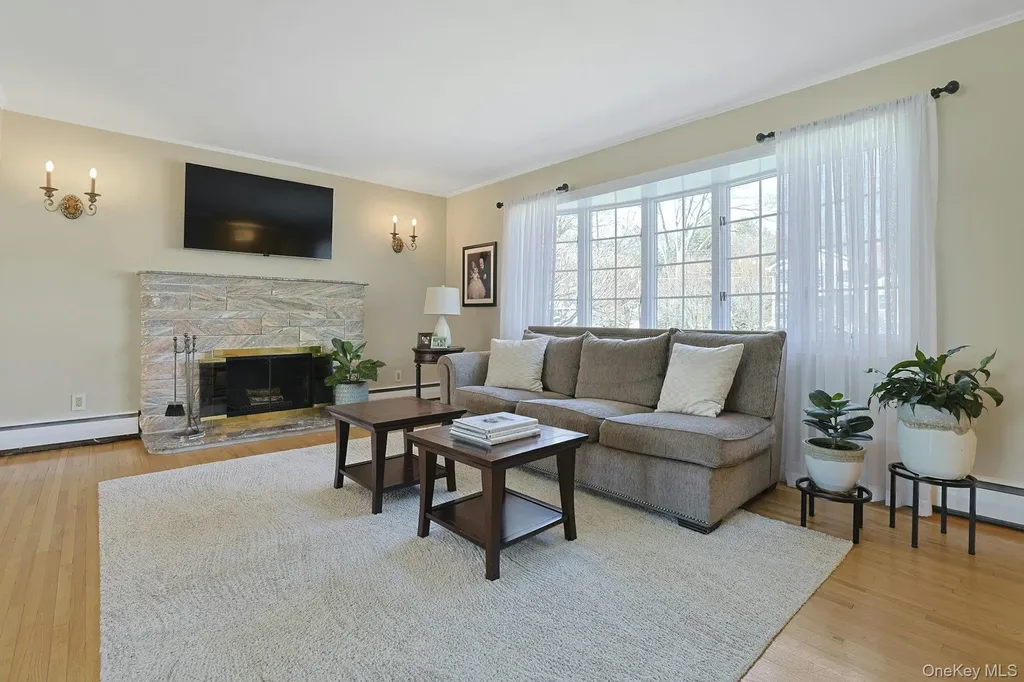 12 Greenwood Lane Valhalla NY 10595