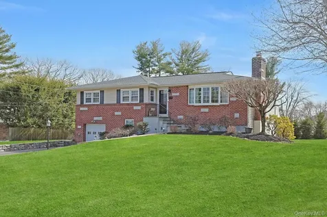 12 Greenwood Lane Valhalla NY 10595