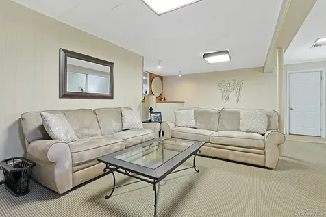 12 Greenwood Lane Valhalla NY 10595