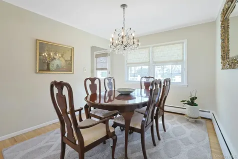 12 Greenwood Lane Valhalla NY 10595