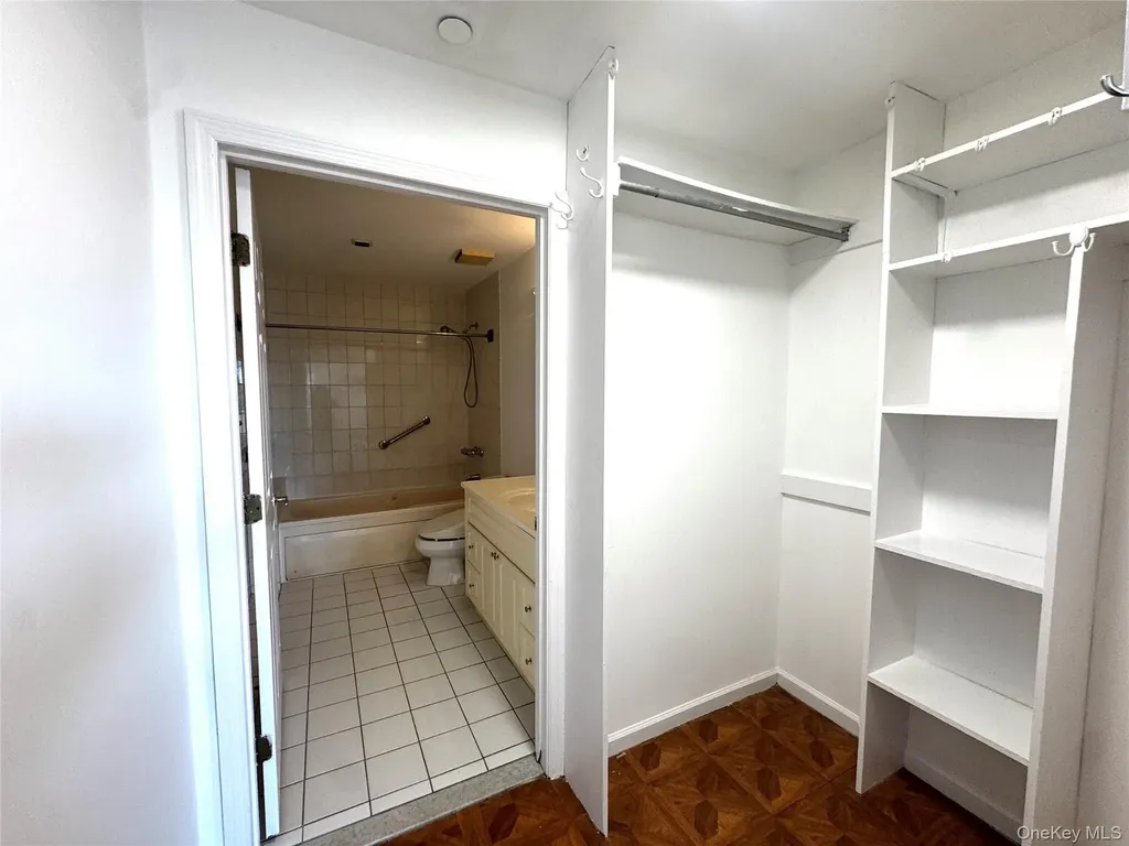 190 Schofield Street Bronx NY 10464