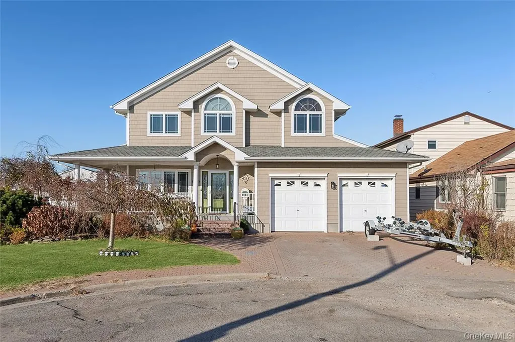 4 Quebec Road Island Park NY 11558