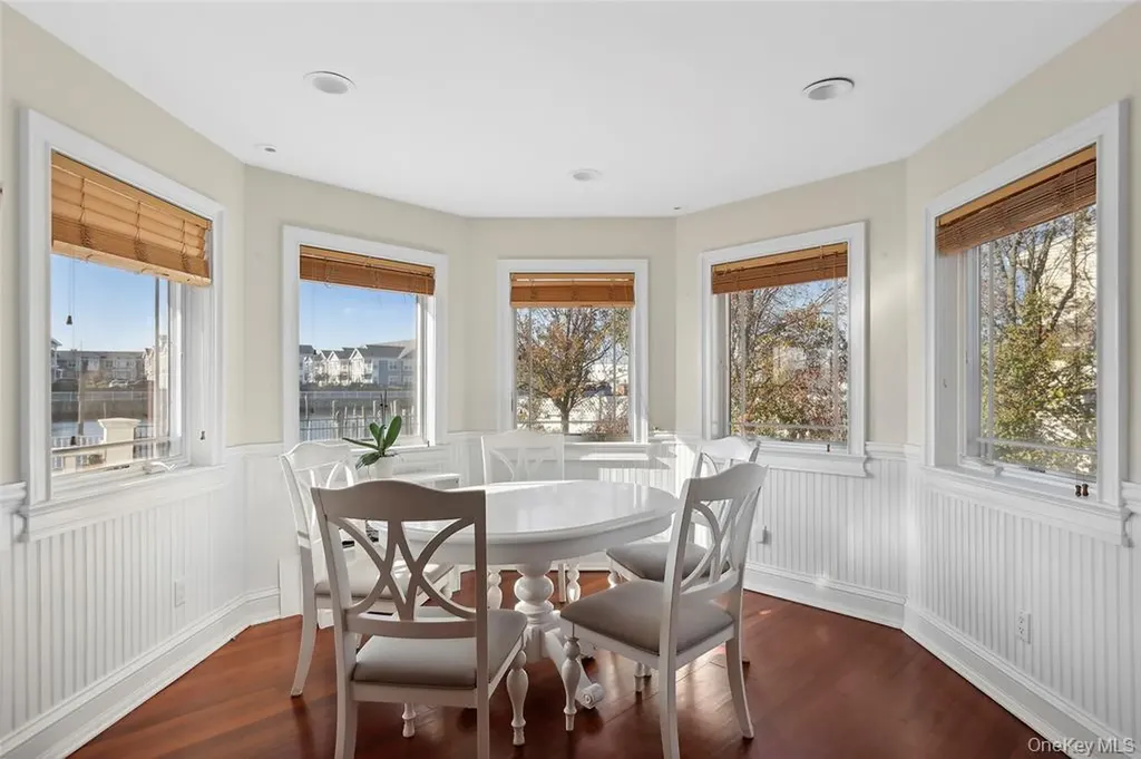4 Quebec Road Island Park NY 11558