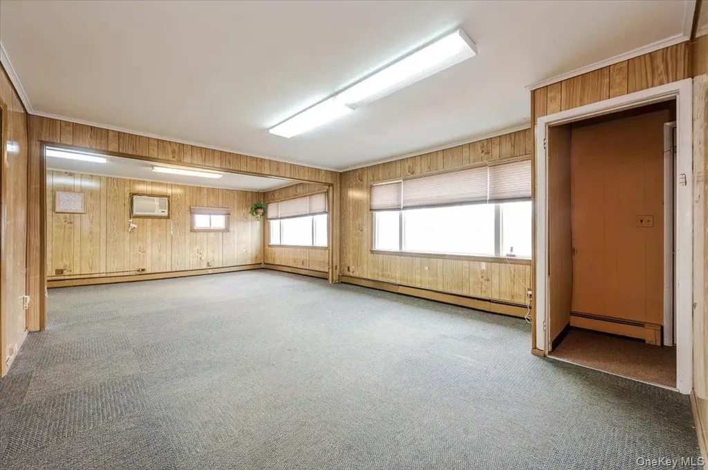 930 Sunrise Highway North Babylon NY 11704