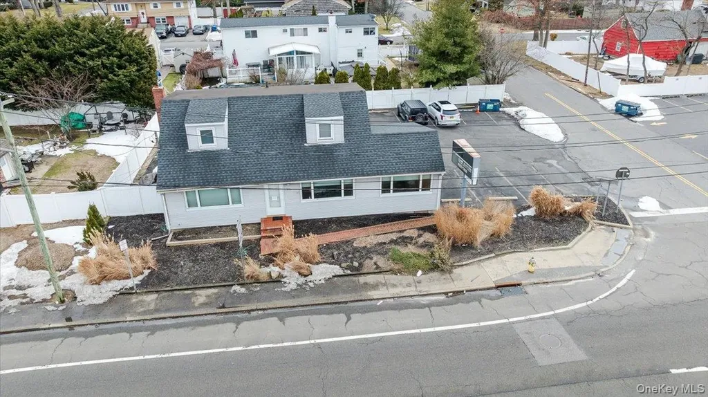 930 Sunrise Highway North Babylon NY 11704