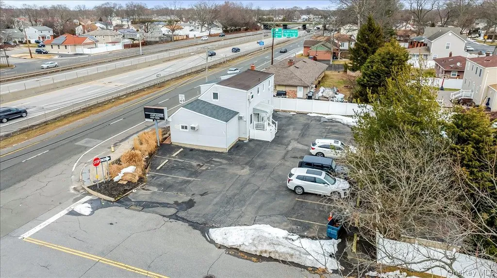 930 Sunrise Highway North Babylon NY 11704