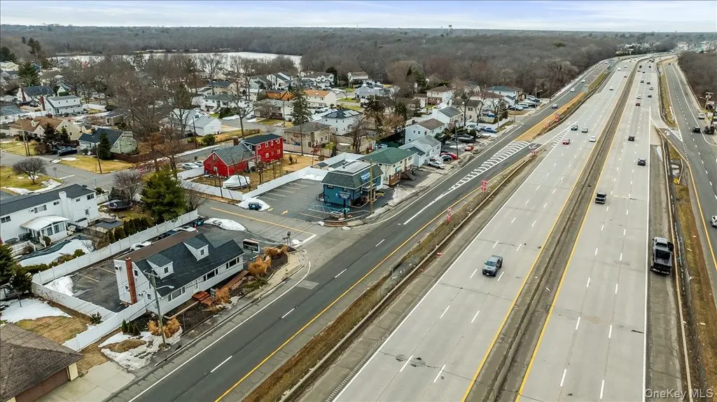 930 Sunrise Highway North Babylon NY 11704