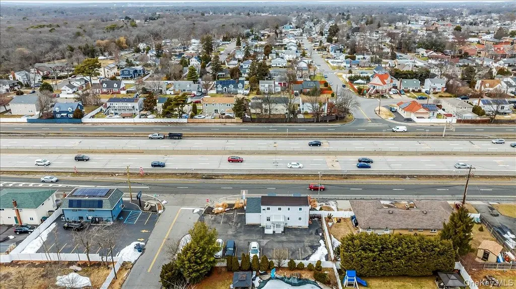 930 Sunrise Highway North Babylon NY 11704