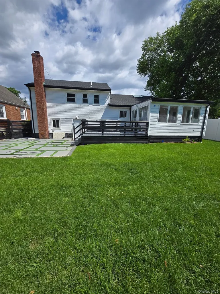 712 Barnes Avenue Baldwin NY 11510