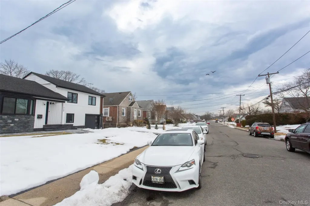 712 Barnes Avenue Baldwin NY 11510