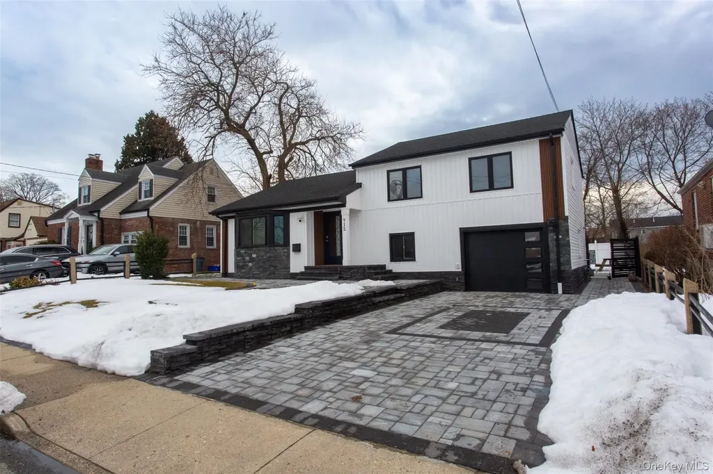 712 Barnes Avenue Baldwin NY 11510